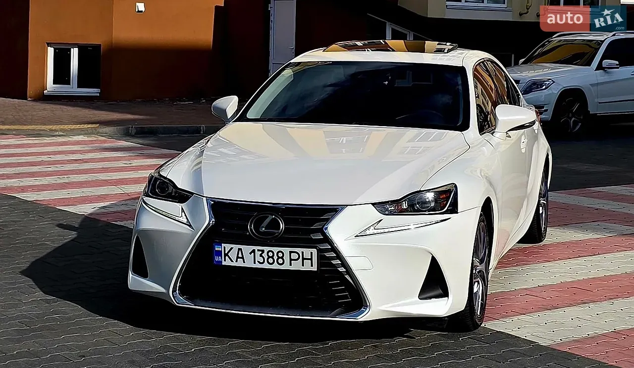 Lexus Is 2017 photo 4