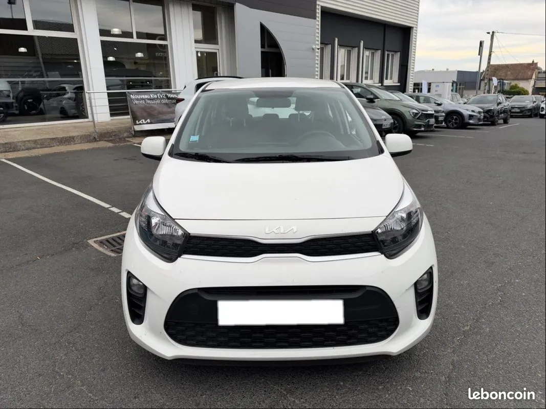 Kia Picanto 2023 photo 2