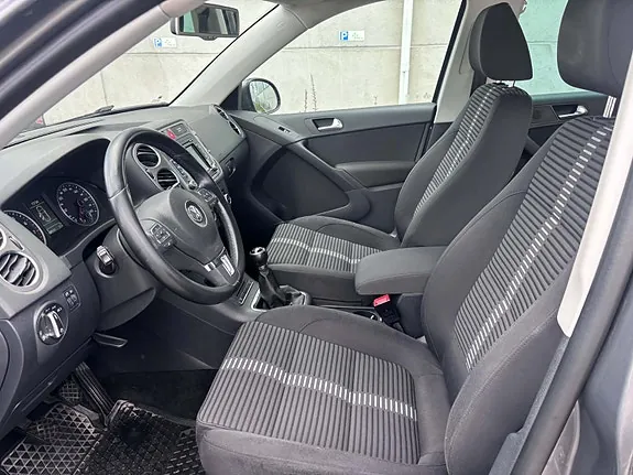 Volkswagen Tiguan 2012 photo 2