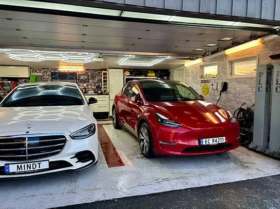 Tesla Model Y 2021 photo 2