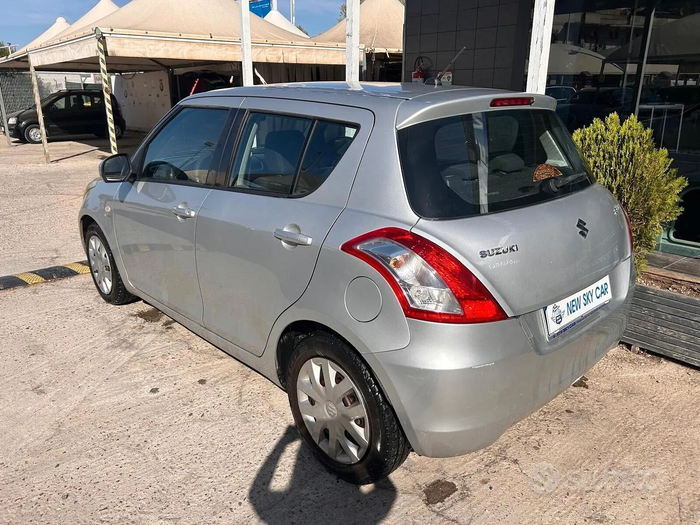 Suzuki Swift 2012 photo 4