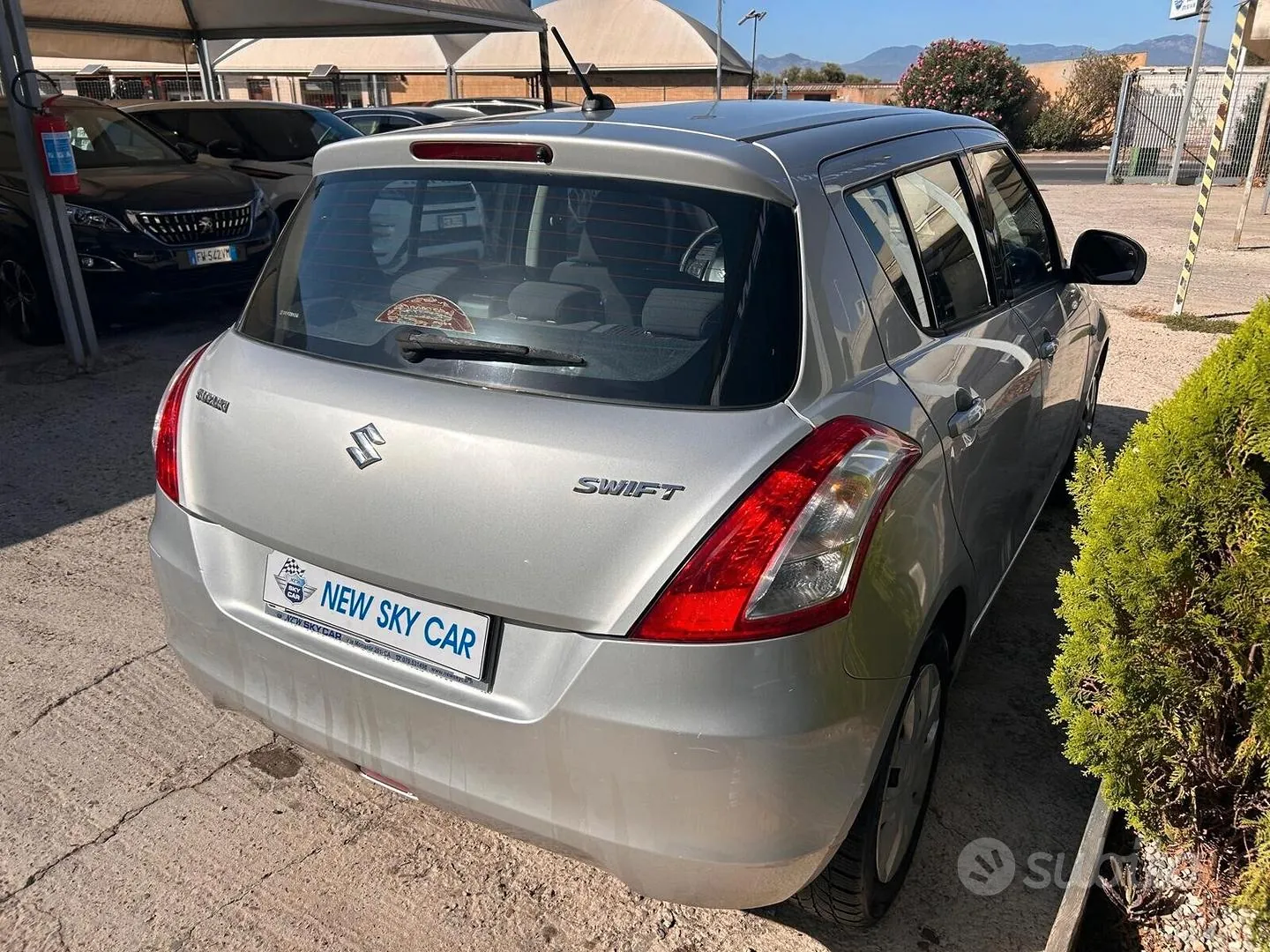 Suzuki Swift 2012 photo 3