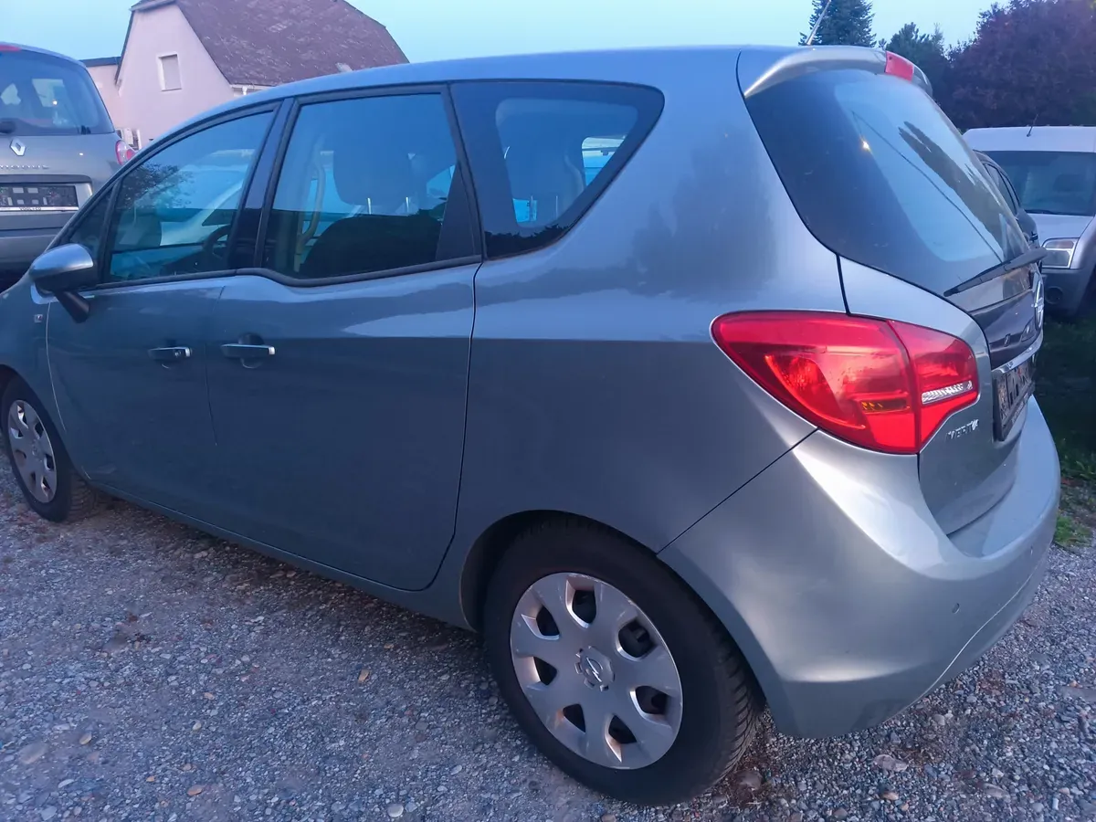 Opel Meriva 2012 photo 3