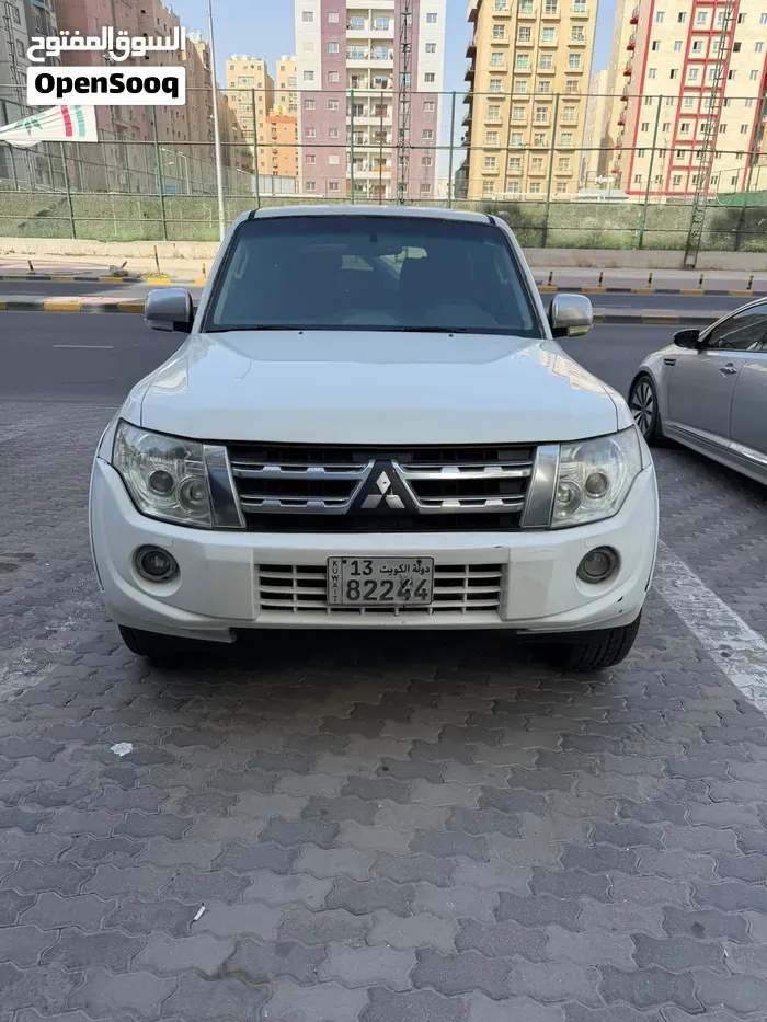 Mitsubishi Pajero 2014 photo 2