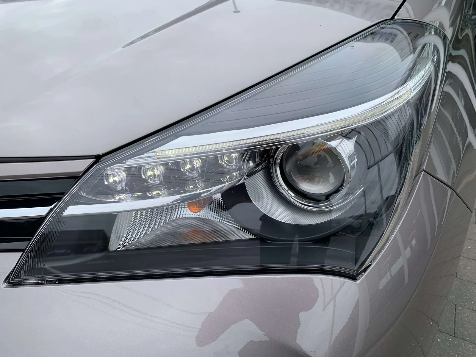 Toyota Yaris 2015 photo 2