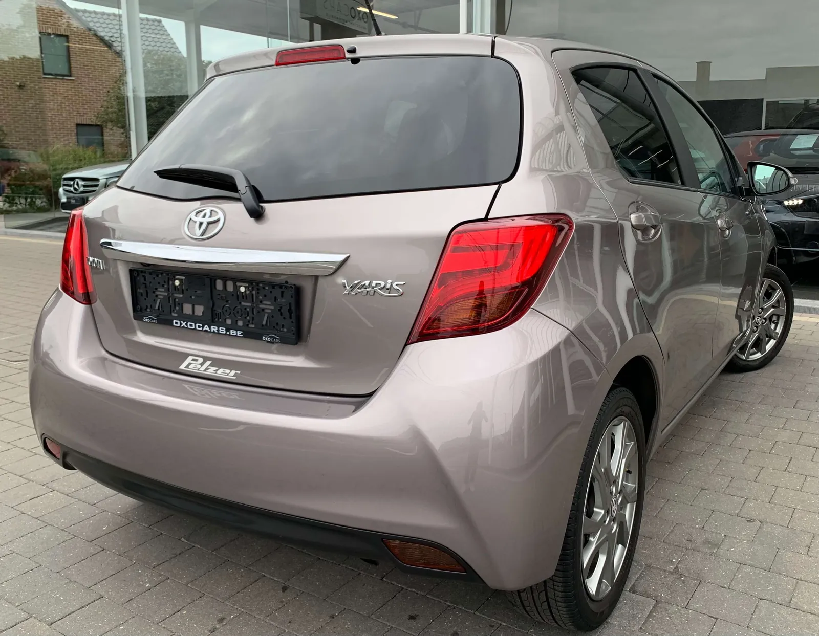 Toyota Yaris 2015 photo 5