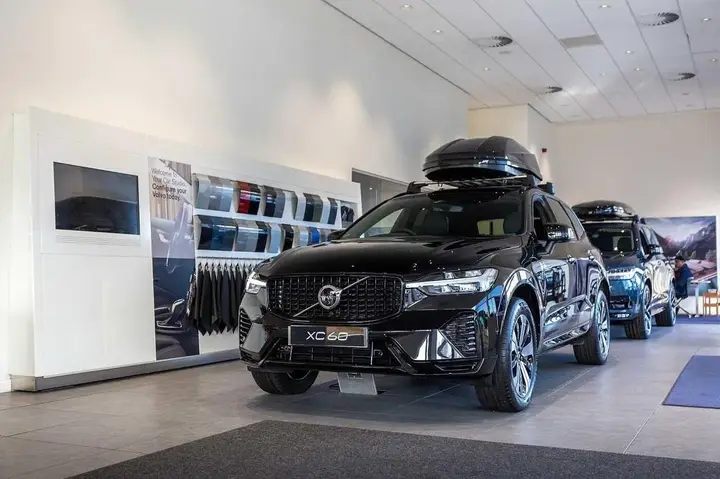 Volvo Xc60 2023 photo 2