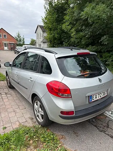 Renault Clio Iii 2010 photo 3