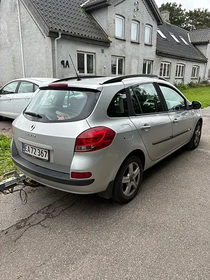 Renault Clio Iii 2010 photo 4