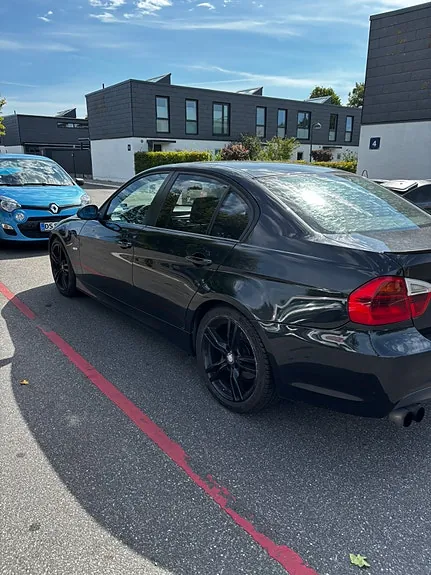 BMW 318D 2006 photo 2