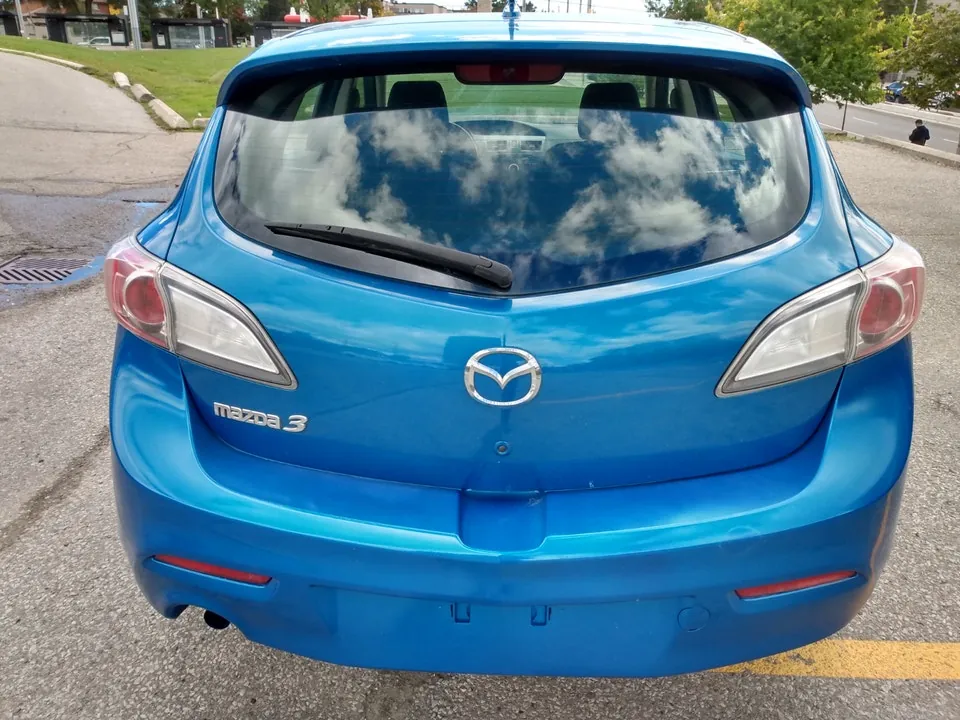 Mazda 3 2013 photo 3