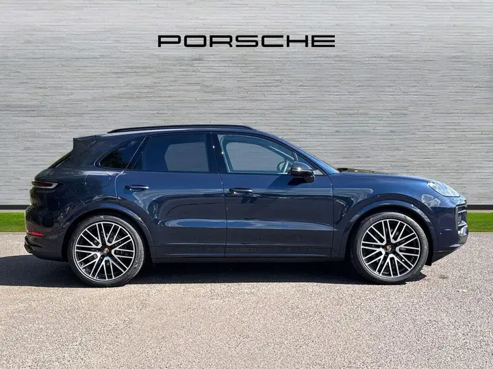 Porsche Cayenne photo 2