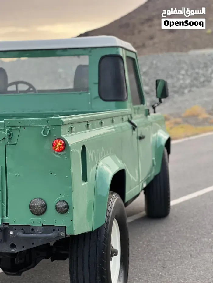 Land Rover Defender 1984 photo 5