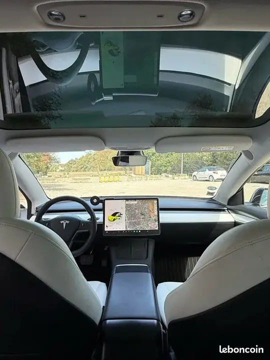 Tesla Model 3 2022 photo 3