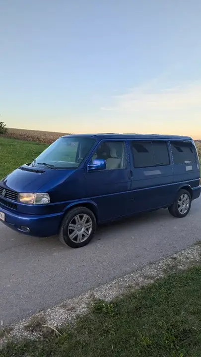Volkswagen T4 1998 photo 2