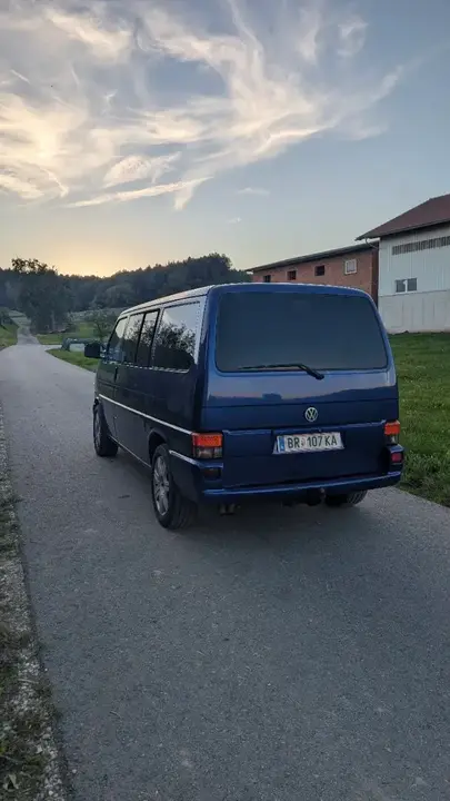 Volkswagen T4 1998 photo 3