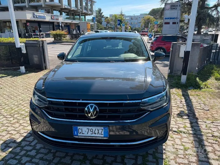 Volkswagen Tiguan 2022 photo 2