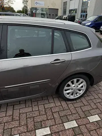 Renault Laguna 2010 photo 4