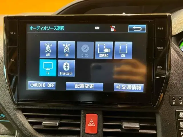 Toyota Voxy 2016 photo 4
