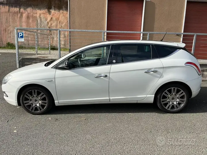 Lancia Delta 2014 photo 2
