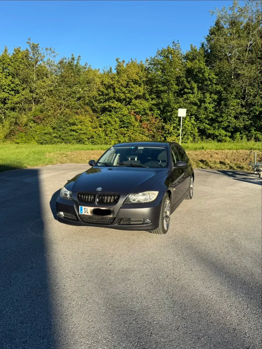 BMW 3 Series 2005 photo 2