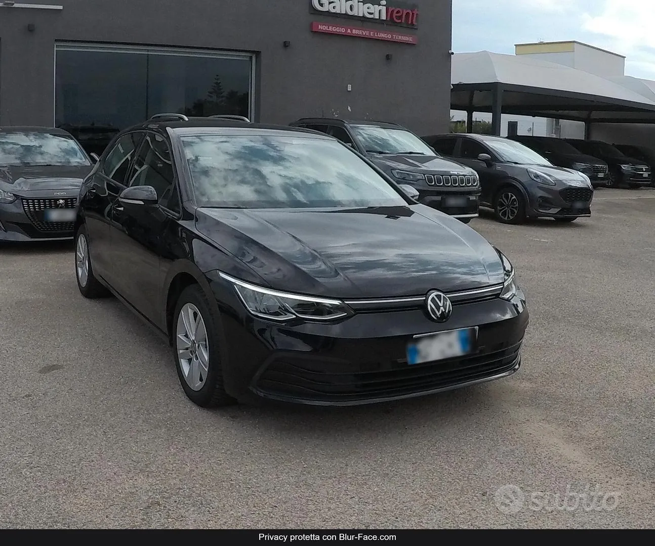 Volkswagen Golf 2023 photo 2