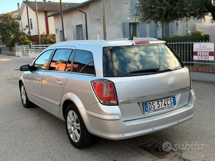 Opel Astra 2008 photo 3