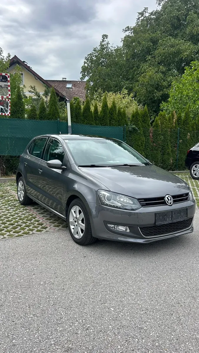 Volkswagen Polo 2011 photo 2
