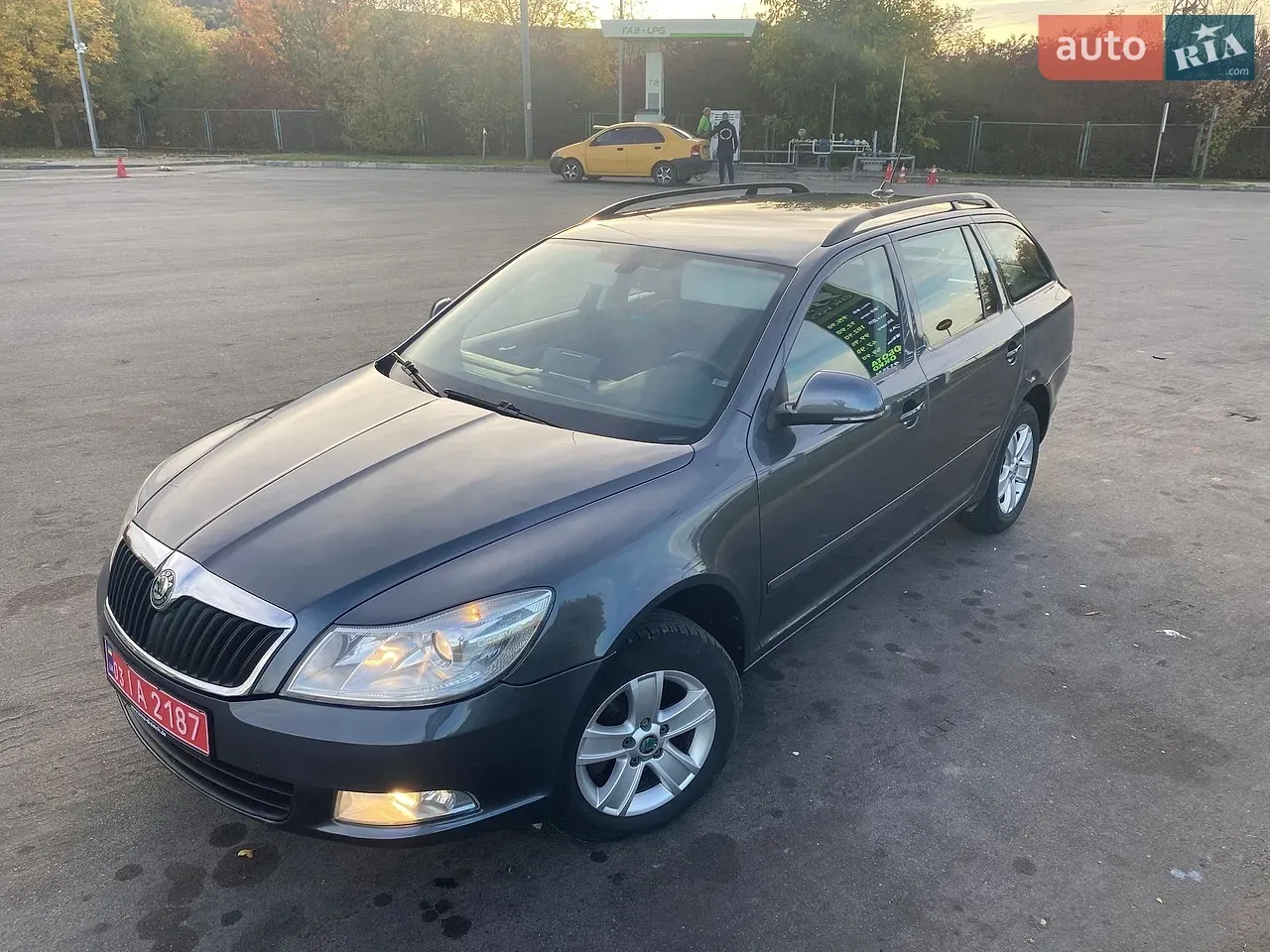 Skoda Octavia 2010 photo 2