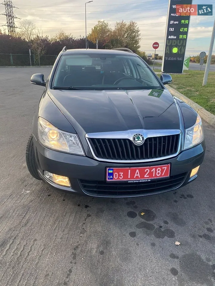 Skoda Octavia 2010 photo 3