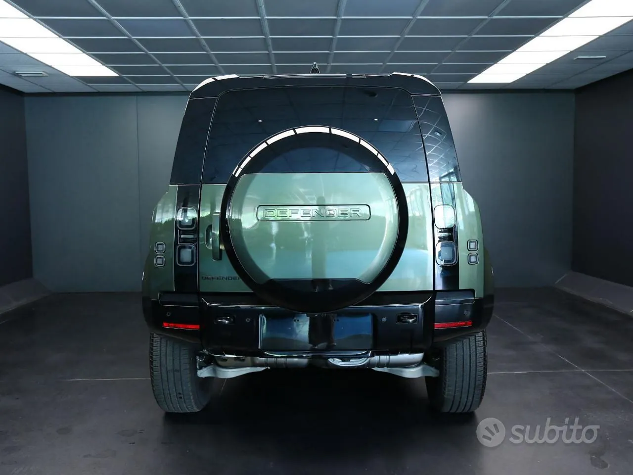 Land Rover Defender 2026 photo 5