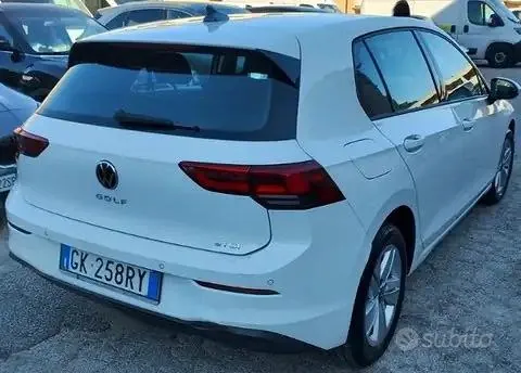 Volkswagen Golf 2022 photo 2