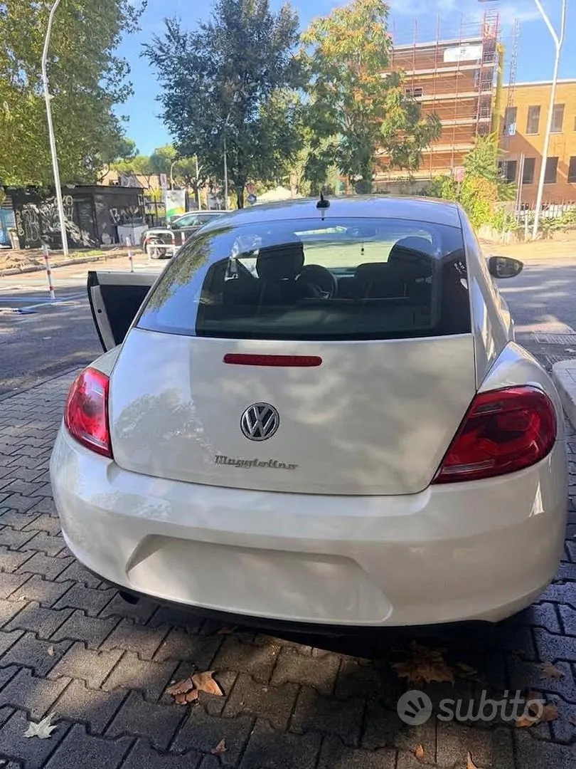 Volkswagen Maggiolino 2012 photo 2