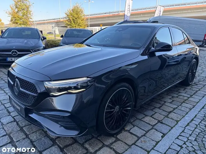 Mercedes-Benz E-Class 2025 photo 3