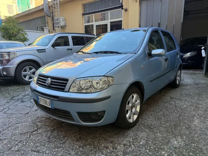 Fiat Punto 2004 photo 3