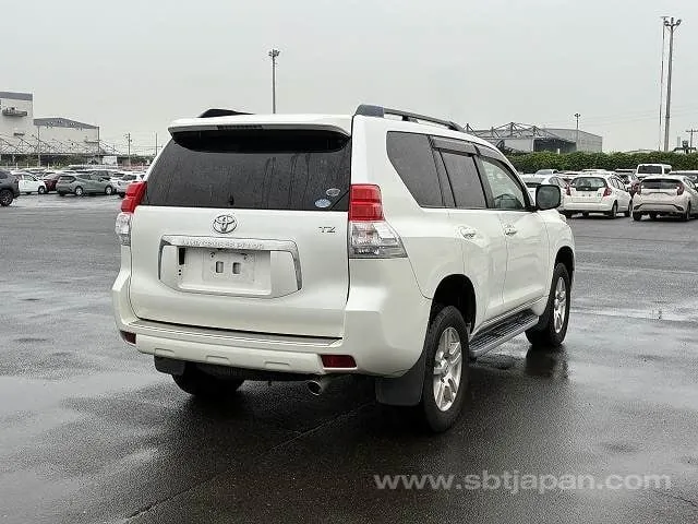 Toyota Land Cruiser Prado 2011 photo 4