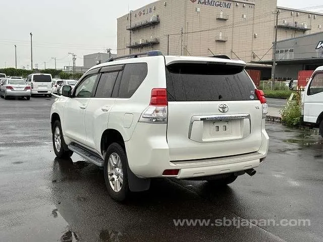 Toyota Land Cruiser Prado 2011 photo 3