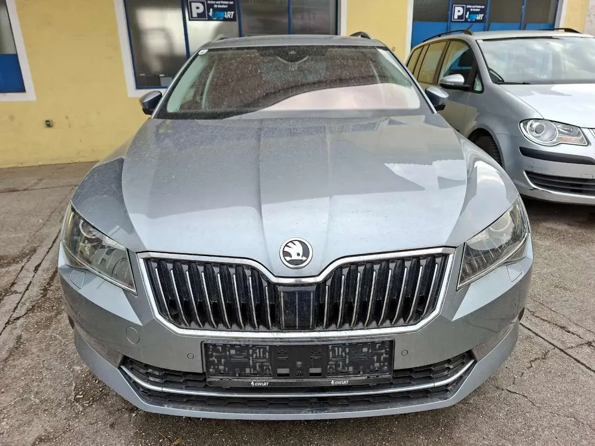 Skoda Superb 2016 photo 2