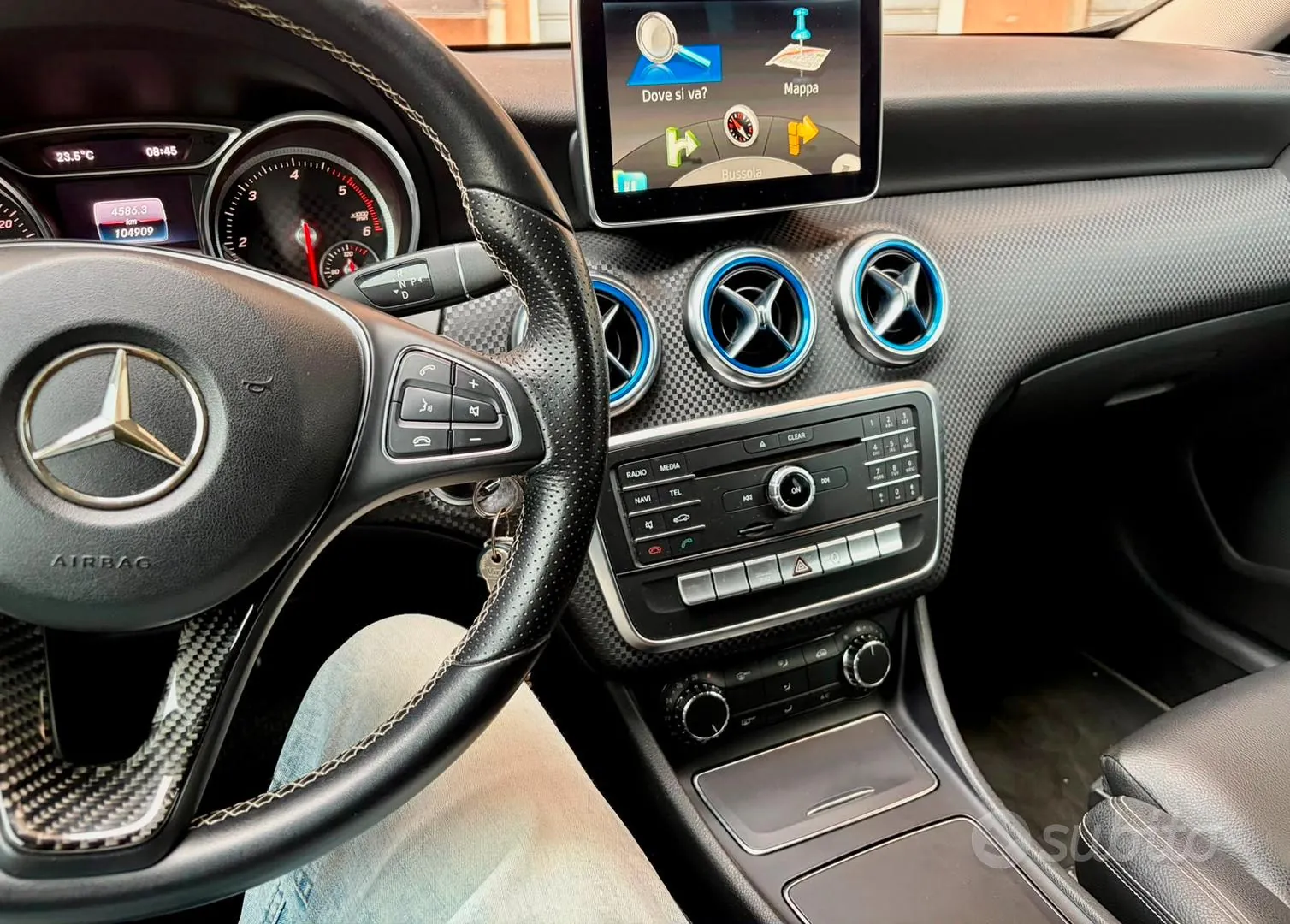 Mercedes-Benz A180D 2016 photo 3
