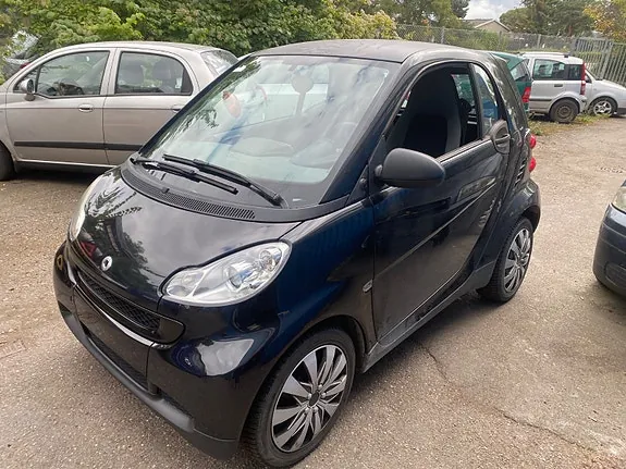 Smart Fortwo Coupe 2010 photo 2