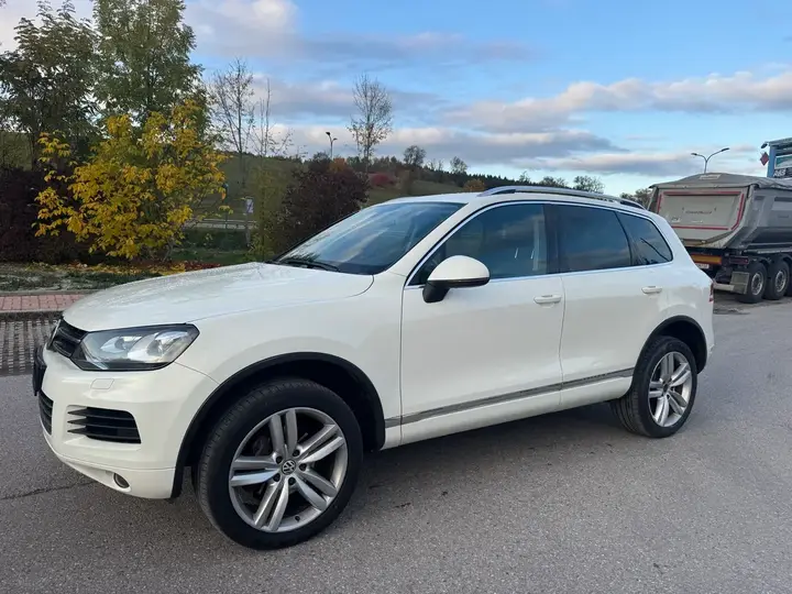 Volkswagen Touareg 2010 photo 3