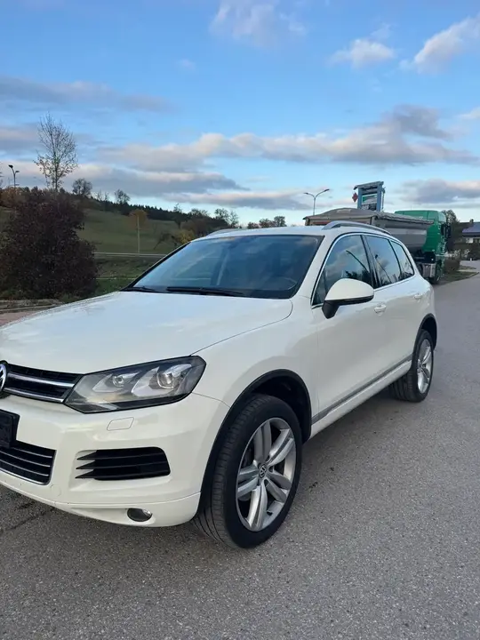 Volkswagen Touareg 2010 photo 2