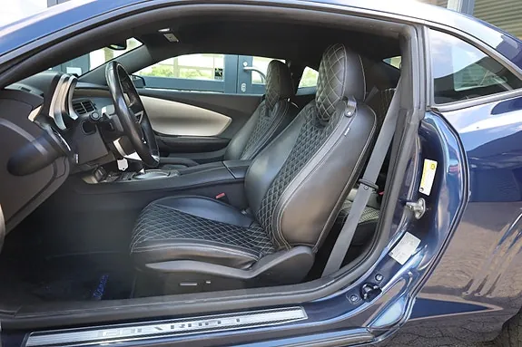Chevrolet Camaro 2010 photo 2