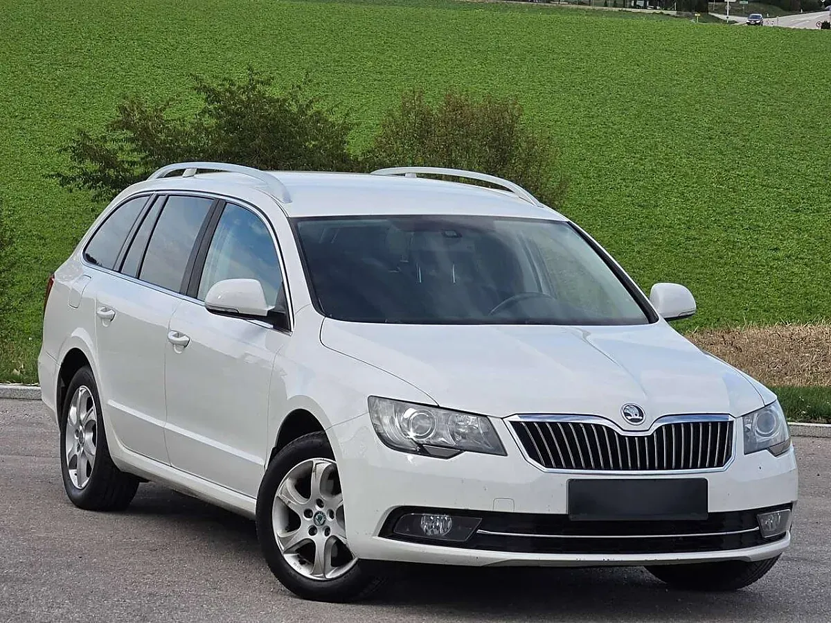 Skoda Superb 2014 photo 3