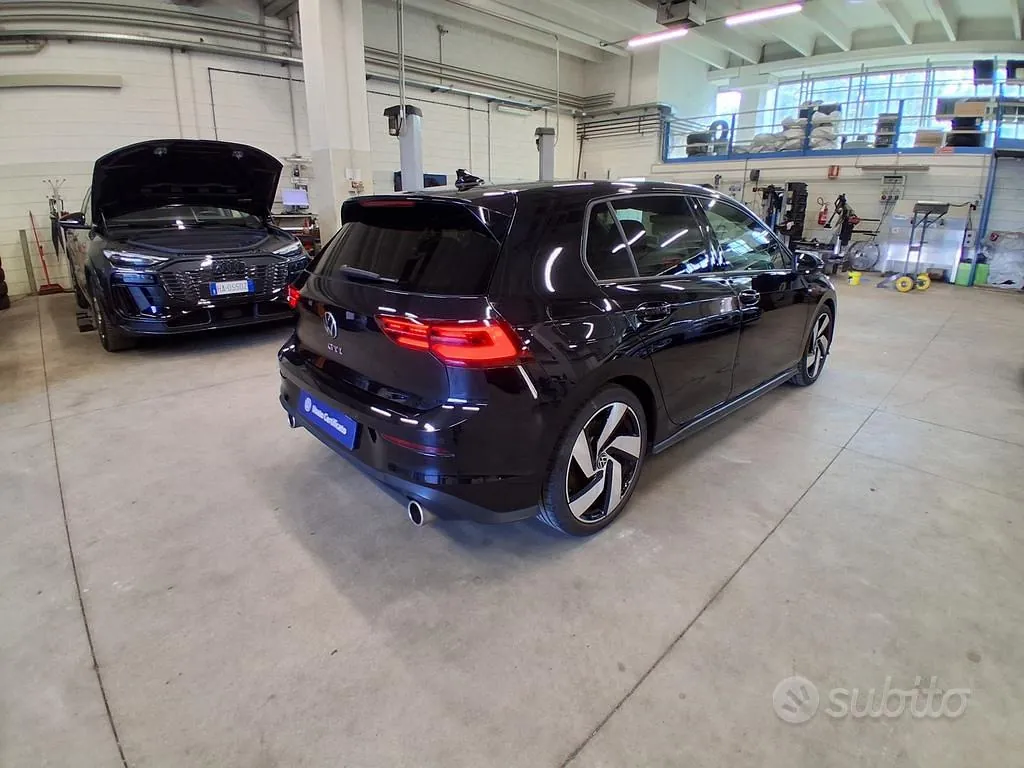 Volkswagen Golf 2022 photo 2