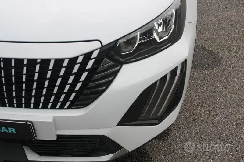 Peugeot 2008 2025 photo 5