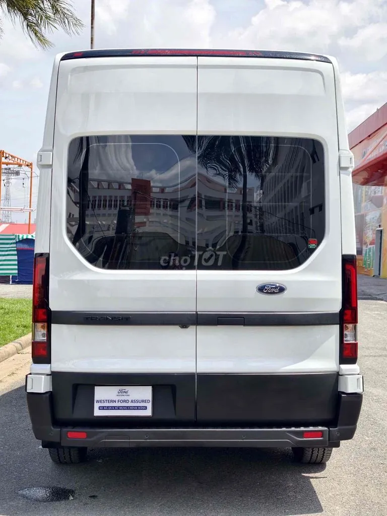 Ford Transit photo 5