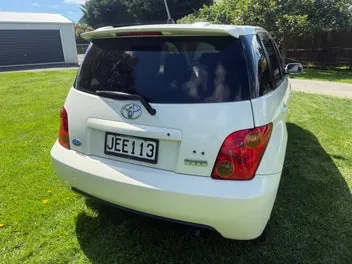 Toyota Ist 2004 photo 5