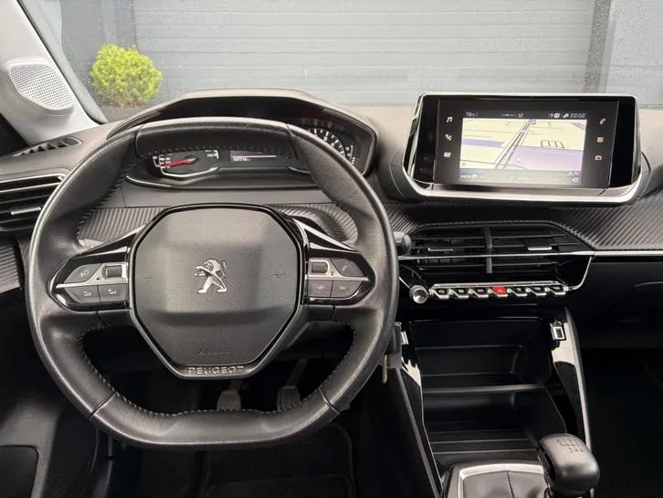 Peugeot 208 2020 photo 3