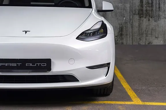 Tesla Model Y 2023 photo 4